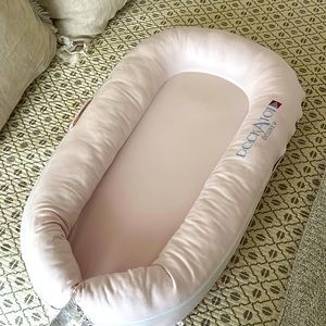 Excellent condition pale pink dock-a-tot